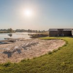 территория отеля и пляж